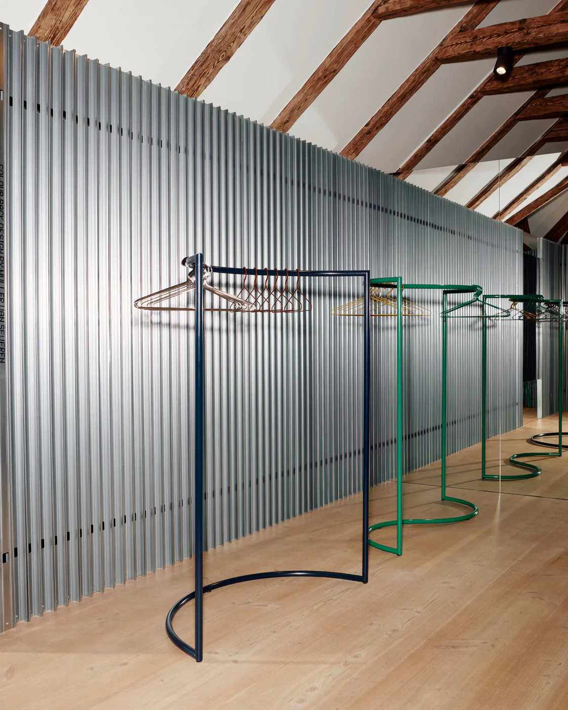 Colour Rack C-Shape - Image 3