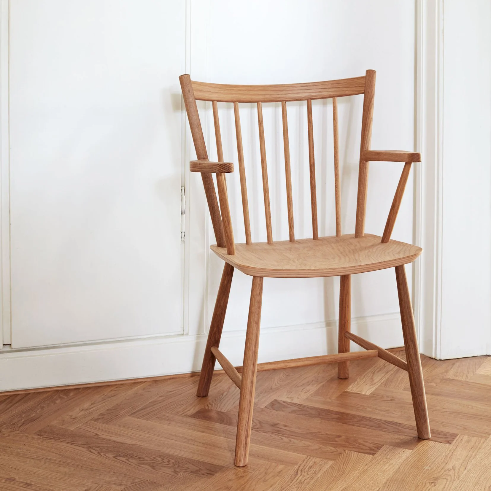 J-Series FDB J42 Chair - Image 2