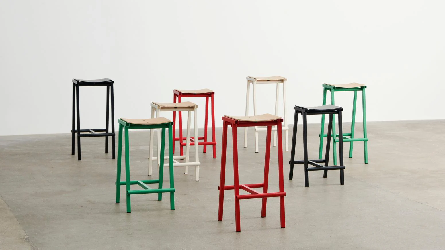 Taburete 8 Bar Stool High - Image 3